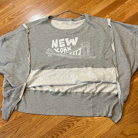 Free People Graphic Camden Pullover in New York Combo Size Large NEW - Picture 11 of 15